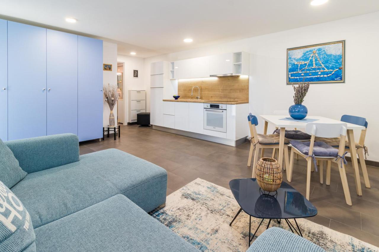 Tino With Free Parking Apartment