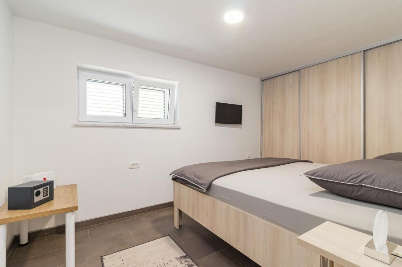Appartement Tino With Free Parking Pula